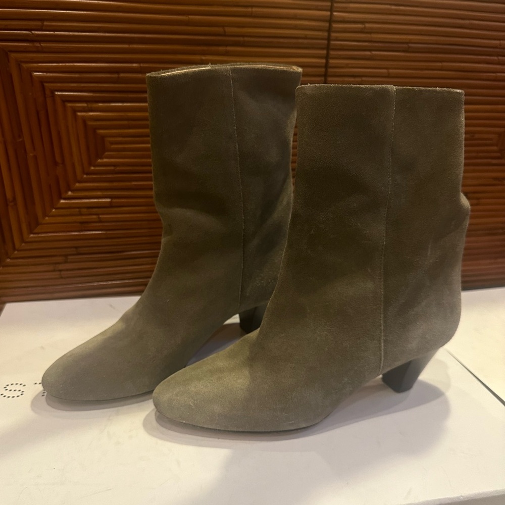 Boots in pristine condition